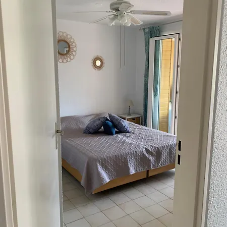 Apartment Au Bord De La Saint Aygulf